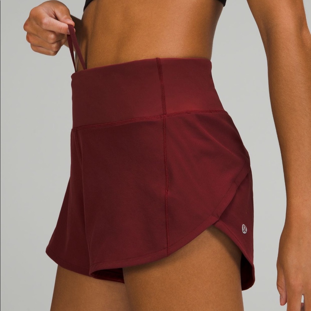 Lululemon Speed Up Mid Rise 4"